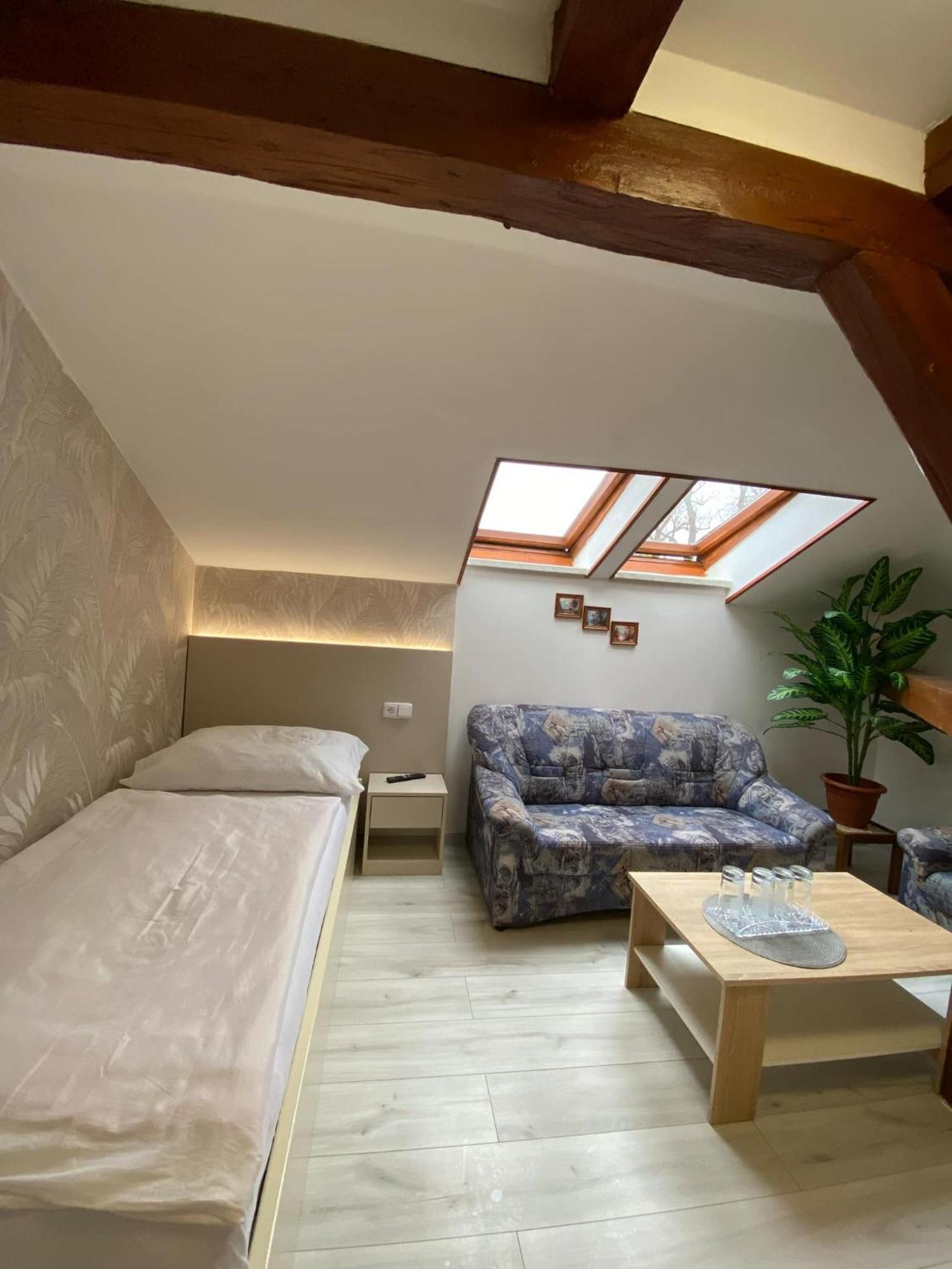 Hotel U Radnice As Аш Екстер'єр фото