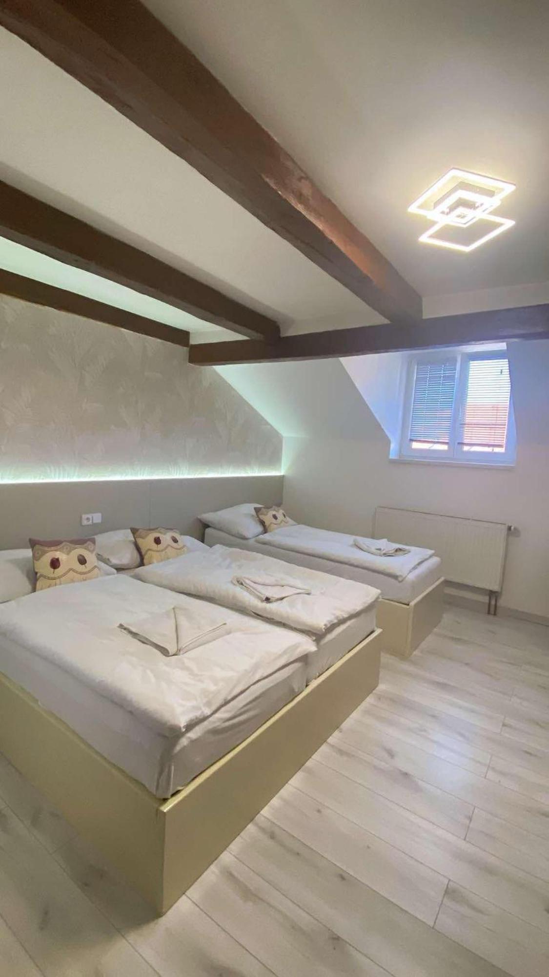 Hotel U Radnice As Аш Екстер'єр фото